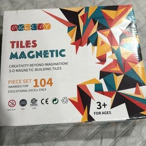 New unopened magnetic tile set 140 pieces